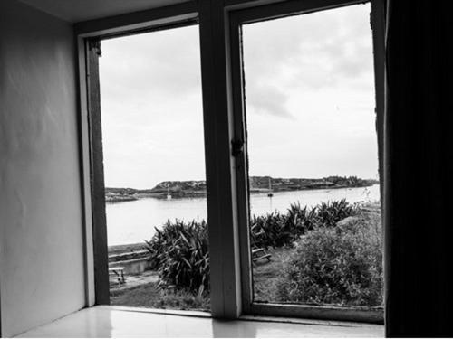 אינישבופין The Beach, Days Bar And B&B חדר תמונה